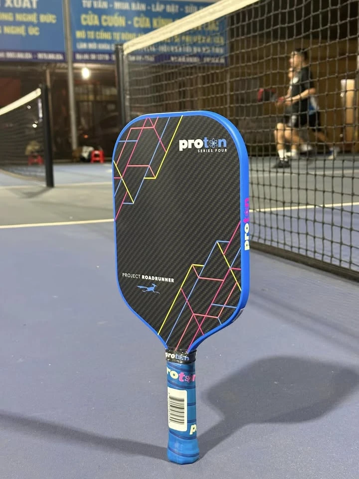 /upload/files/vot-pickleball-proton-series-four_720x720xcrop%20(1).webp